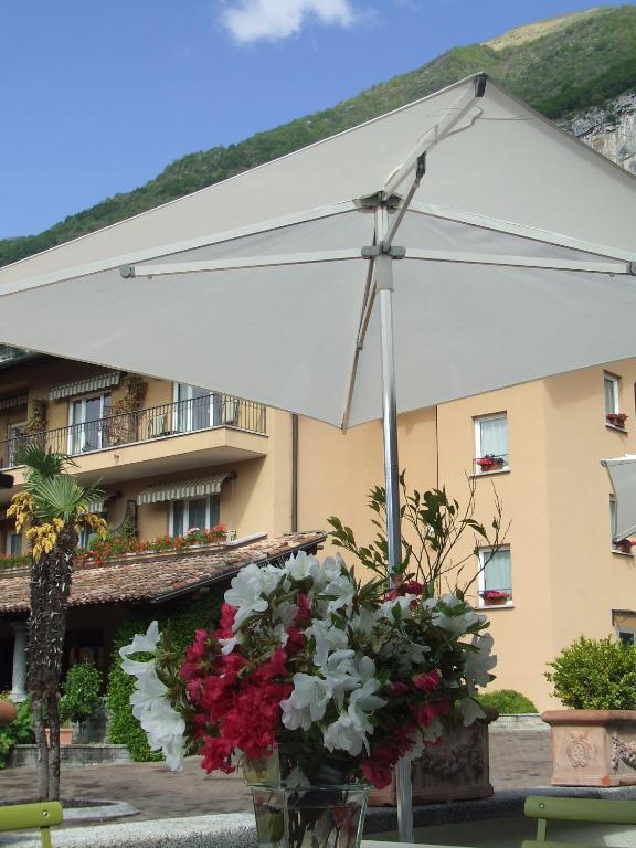 Villa Edy Apartments Tremezzina الغرفة الصورة